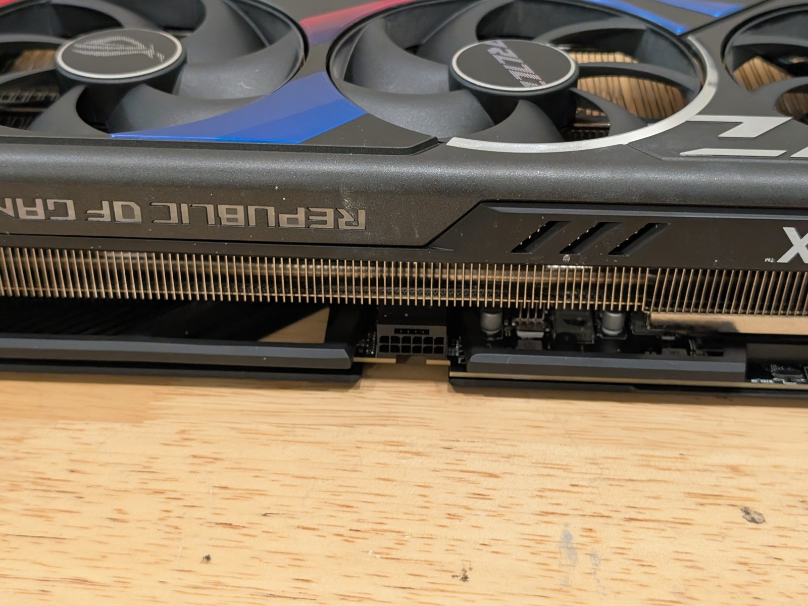 Rtx 4090 24Gb Graphics Card - BH MENAWARKAN Kartu Grafis ASUS ROG